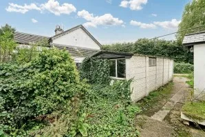 Property for Auction in London - 4 Poyle New Cottages, Old Bath Road, Colnbrook, Slough, Berkshire