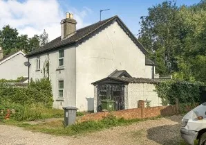 Property for Auction in London - 4 Poyle New Cottages, Old Bath Road, Colnbrook, Slough, Berkshire