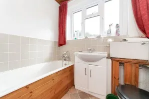 Property for Auction in London - 4 Poyle New Cottages, Old Bath Road, Colnbrook, Slough, Berkshire