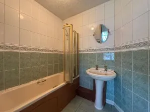 Property for Auction in London - 78 Long Lane, Croydon, Surrey