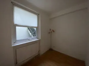 Property for Auction in London - Garden Flat, 31 Thurlow Park Road, Lambeth, London