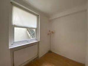 Property for Auction in London - Garden Flat, 31 Thurlow Park Road, Lambeth, London