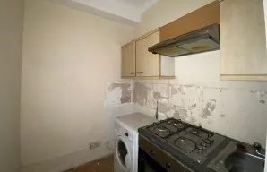 Property for Auction in London - Garden Flat, 31 Thurlow Park Road, Lambeth, London