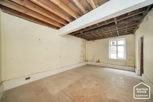Property for Auction in London - 9 London Road, Newbury, West Berkshire