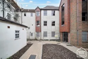Property for Auction in London - 9 London Road, Newbury, West Berkshire