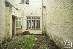 Property for Auction in London - 9 London Road, Newbury, West Berkshire
