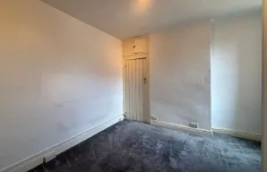 Property for Auction in London - 3A Brent Mansions, Brent Street, Hendon, London