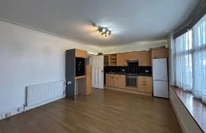 Property for Auction in London - 3A Brent Mansions, Brent Street, Hendon, London