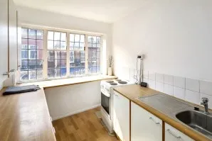 Property for Auction in London - 5 Walpole Buildings, Church Street, Rickmansworth, Hertfordshire