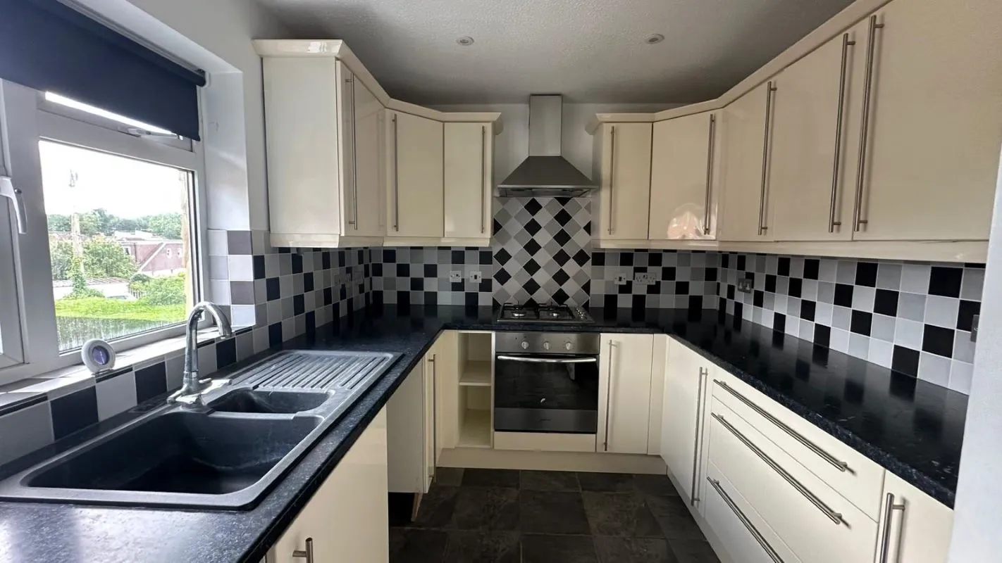 Berkeley Court, Albert Road, Ashtead, Surrey, KT21 1BJ - Online Auctions
