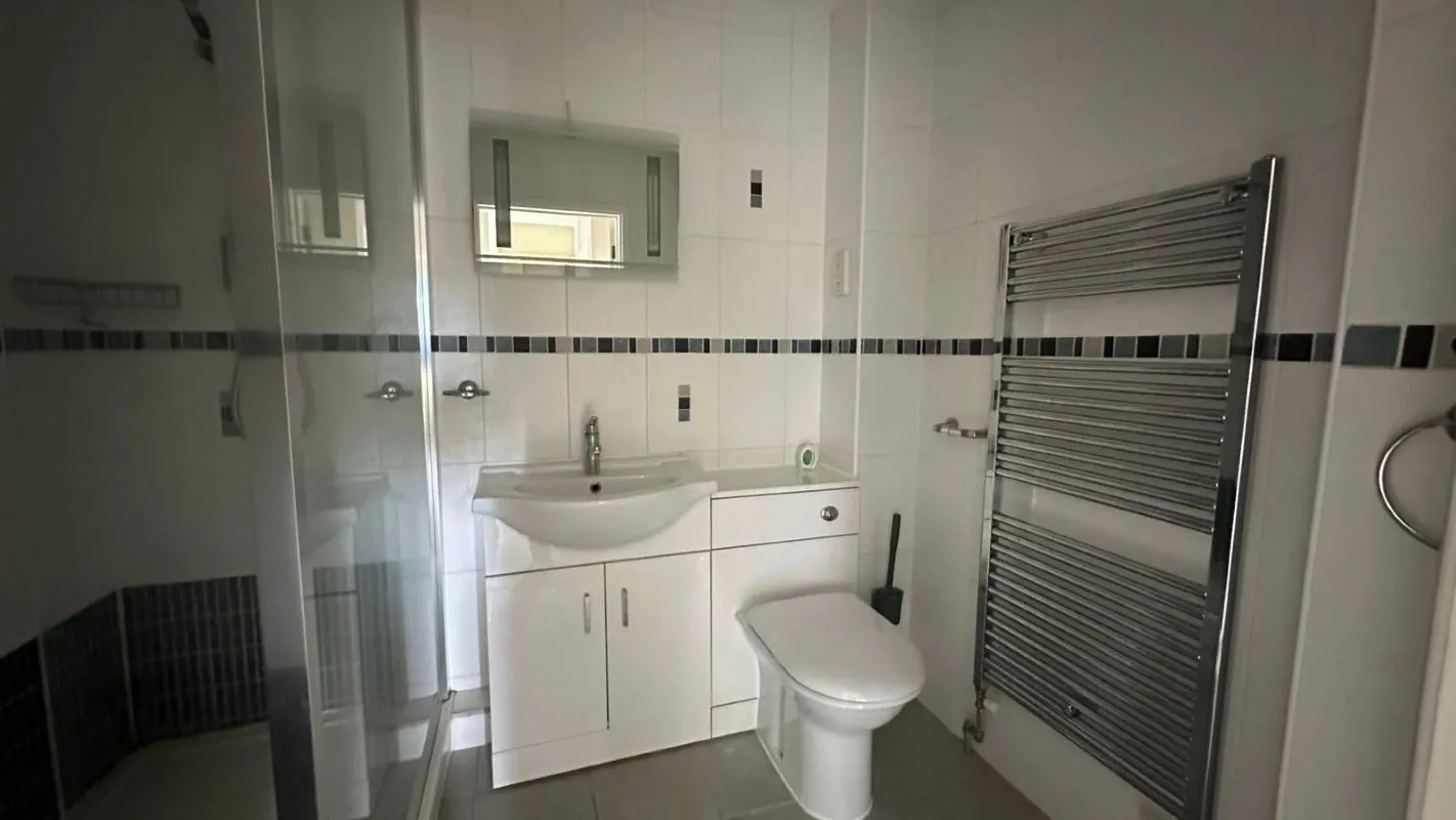 Berkeley Court, Albert Road, Ashtead, Surrey, KT21 1BJ - Online Auctions