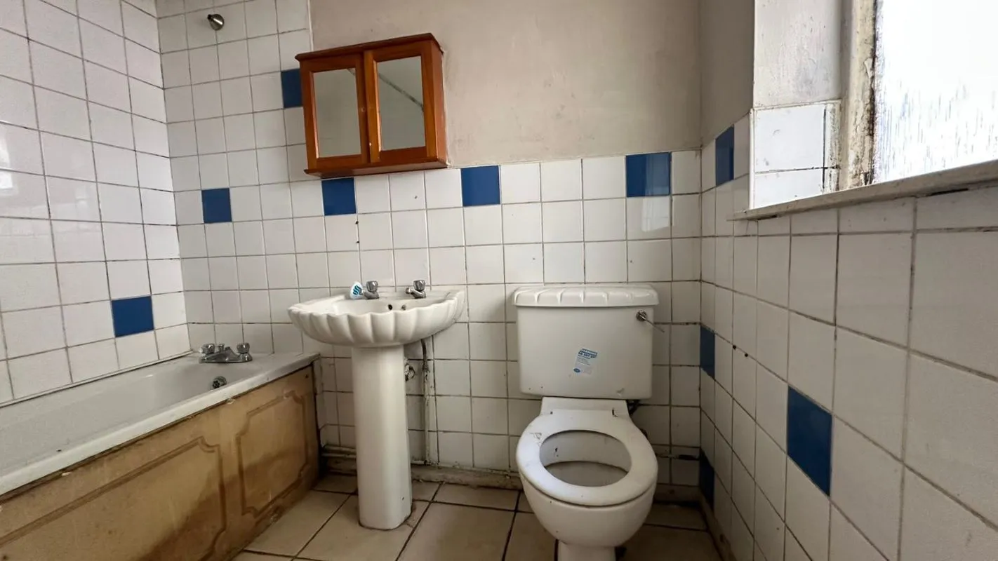 Moffat Road, Thornton Heath, Surrey, CR7 8PZ - Online Auctions