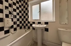 Property for Auction in London - Ground Floor Flat, 52 Strahan Road, Bow, London
