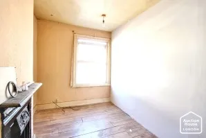 Property for Auction in London - 70A St. James Road, Watford, Hertfordshire