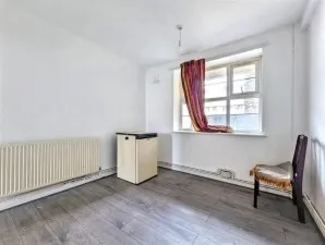 Property for Auction in London - 39 Silchester Court, London Road, Thornton Heath, Surrey