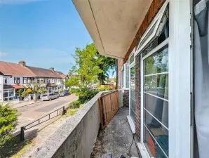 Property for Auction in London - 39 Silchester Court, London Road, Thornton Heath, Surrey