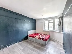 Property for Auction in London - 39 Silchester Court, London Road, Thornton Heath, Surrey