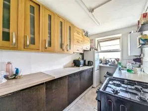 Property for Auction in London - 39 Silchester Court, London Road, Thornton Heath, Surrey