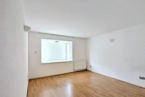 Property for Auction in London - Flat 6, 69 Johnson Street, Shadwell, London