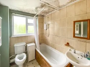 Property for Auction in London - 14 Washpool, Swindon, Wiltshire