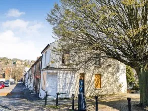 Property for Auction in London - 51 Castle Road, Chatham, Kent