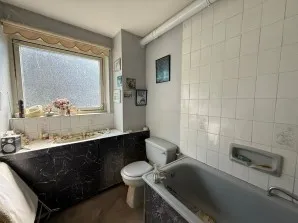Property for Auction in London - 4 Dunsmore, The Hoe, Watford, Hertfordshire