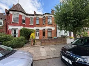 Property for Auction in London - 196 Victoria Road, Muswell Hill, London