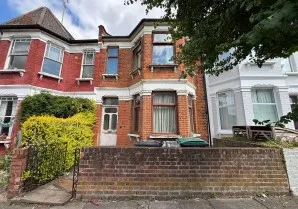 Property for Auction in London - 196 Victoria Road, Muswell Hill, London