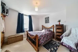 Property for Auction in London - Flat 111 Courtenay House, 9 New Park Road, Brixton, London