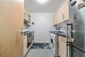 Property for Auction in London - Flat 111 Courtenay House, 9 New Park Road, Brixton, London