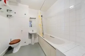 Property for Auction in London - Flat 111 Courtenay House, 9 New Park Road, Brixton, London