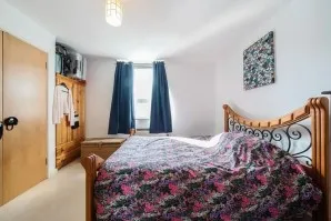Property for Auction in London - Flat 111 Courtenay House, 9 New Park Road, Brixton, London