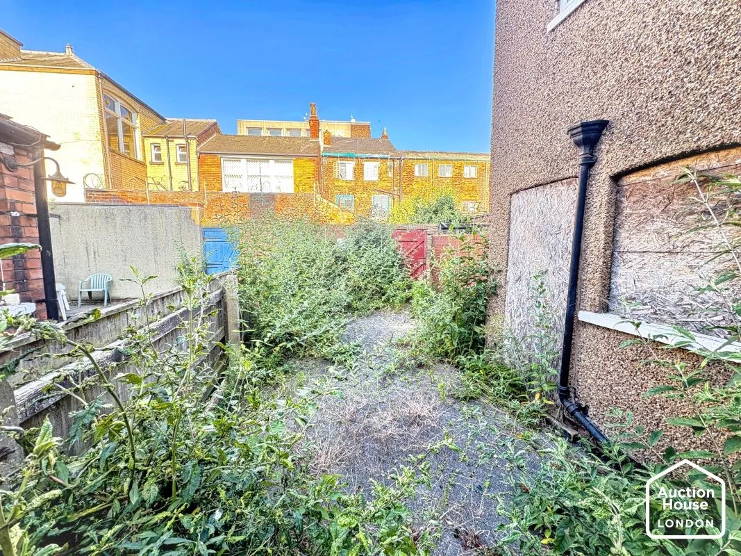 Town Hall Street, Grimsby, North East Lincolnshire, DN31 1HN - Online Auctions