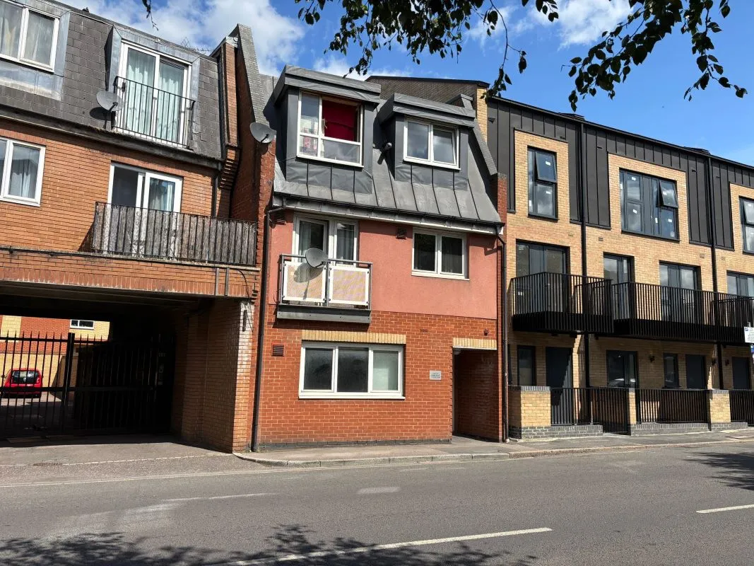 Lapidge House, Coombe Road, Kingston upon Thames, Surrey, KT2 7AB - Online Auctions