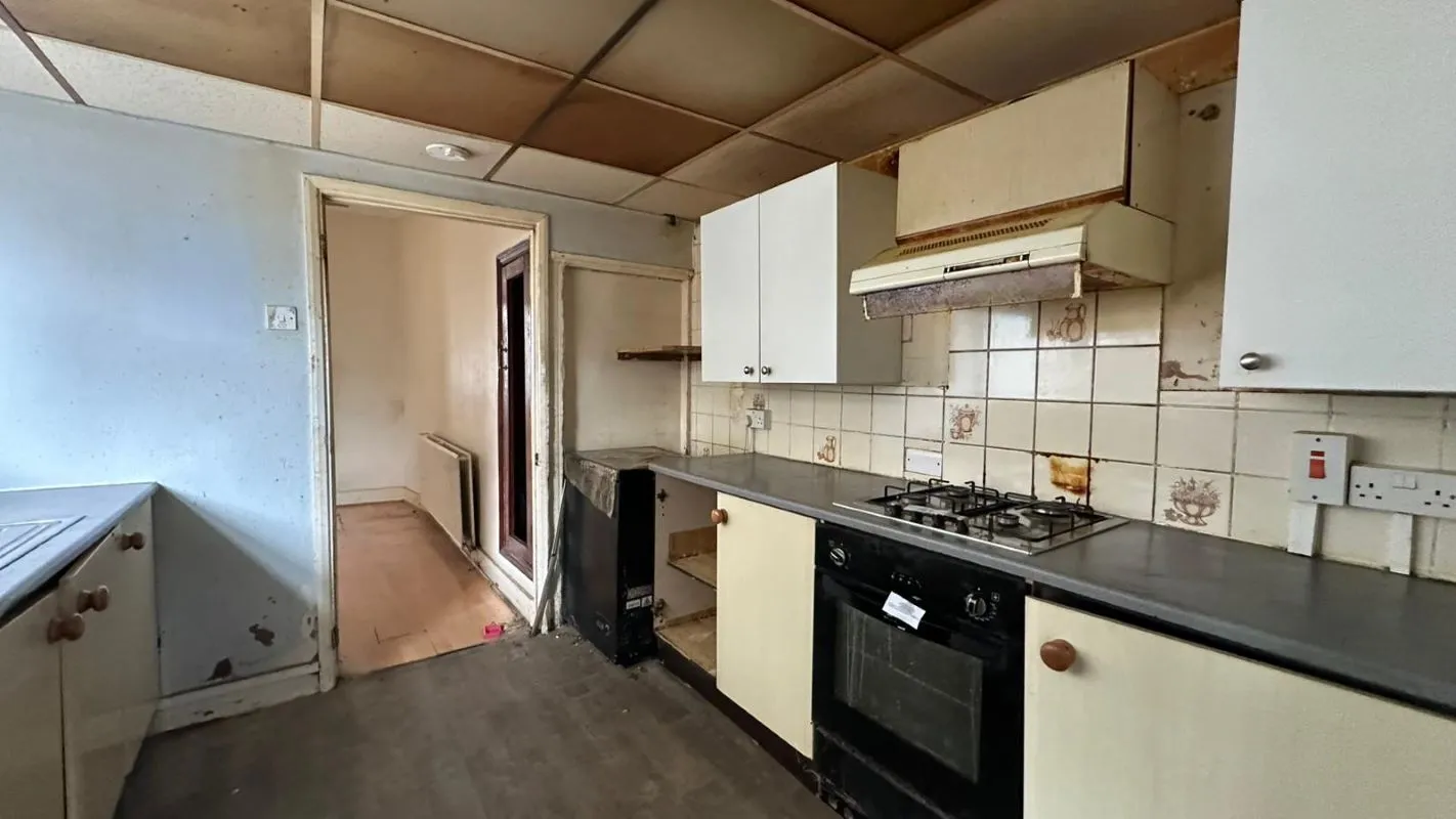 Tweedmouth Road, Plaistow, London, E13 9HT - Online Auctions