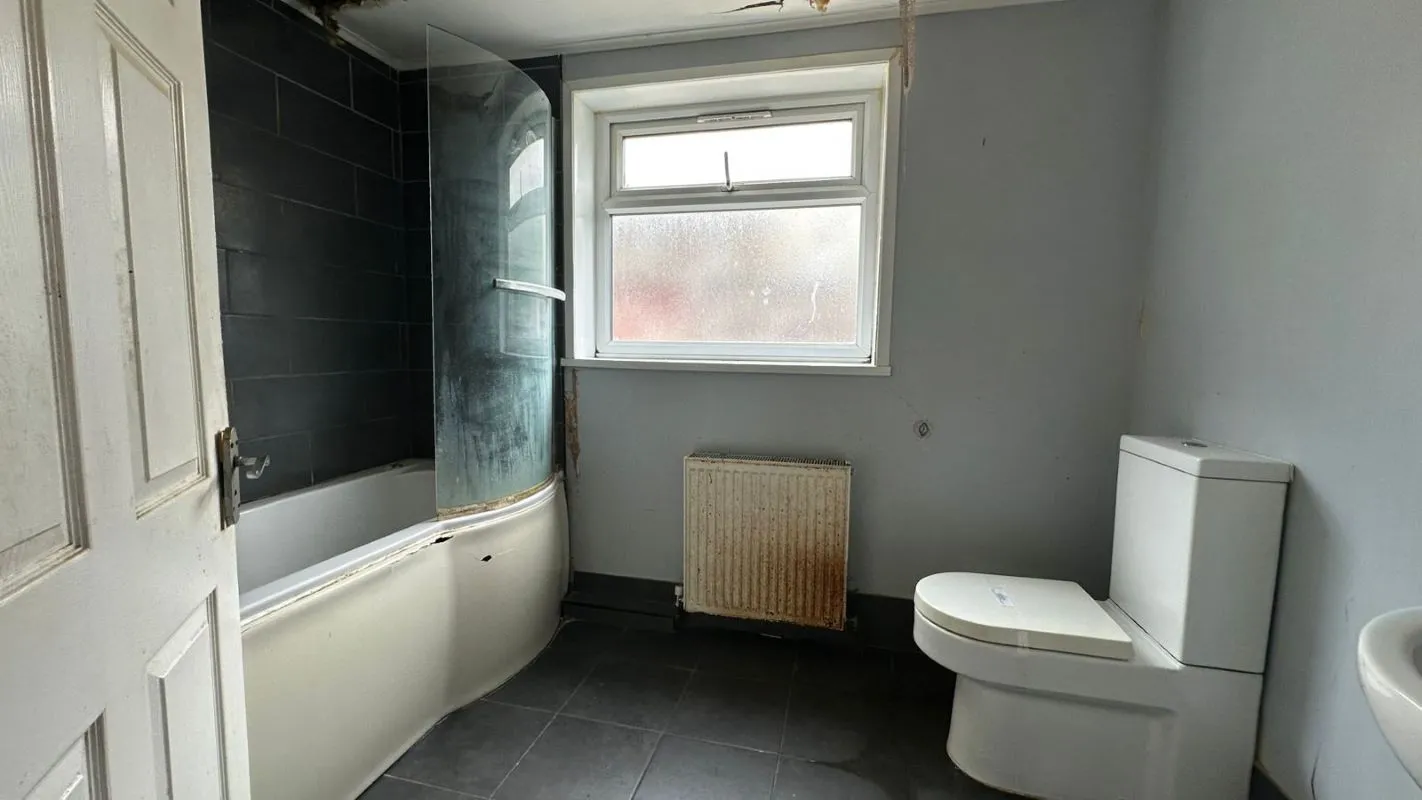 Tweedmouth Road, Plaistow, London, E13 9HT - Online Auctions