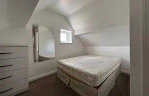 Property for Auction in London - Flat F, 28 Hibernia Road, Hounslow, Middlesex