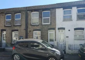 Property for Auction in London - Basement Flat, 8 Percival Terrace, Dover, Kent