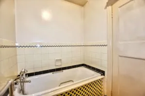 Property for Auction in London - Flat 1 Tavistock Court, Tavistock Square, Bloomsbury, London
