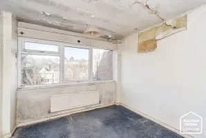 Property for Auction in London - 35 Princesses Parade, Waterside, Crayford, Dartford, Kent