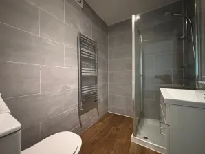 Property for Auction in London - 638D Green Lanes, Hornsey, London