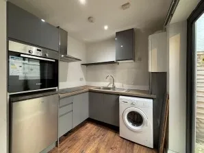 Property for Auction in London - 638D Green Lanes, Hornsey, London