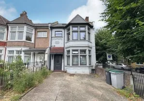 Property for Auction in London - 638D Green Lanes, Hornsey, London