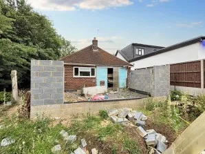 Property for Auction in London - 90 Bucknalls Lane, Watford, Hertfordshire