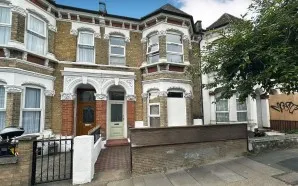 Property for Auction in London - 19D East Dulwich Grove, Southwark, London