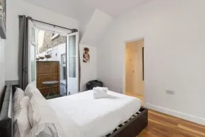 Property for Auction in London - Ground Floor Flat, 74 Aubert Park, Highbury, London