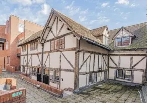 Property for Auction in London - Flat 6 Queen Annes Court, Peascod Street, Windsor, Berkshire