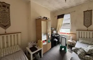 Property for Auction in London - 10 Yew Grove, Cricklewood, London