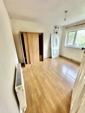 Property for Auction in London - 86A Holly Hill Road, Erith, Kent