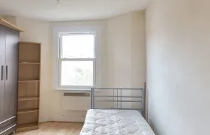 Property for Auction in London - Flat 3, 2 Buxton Road, Willesden, London